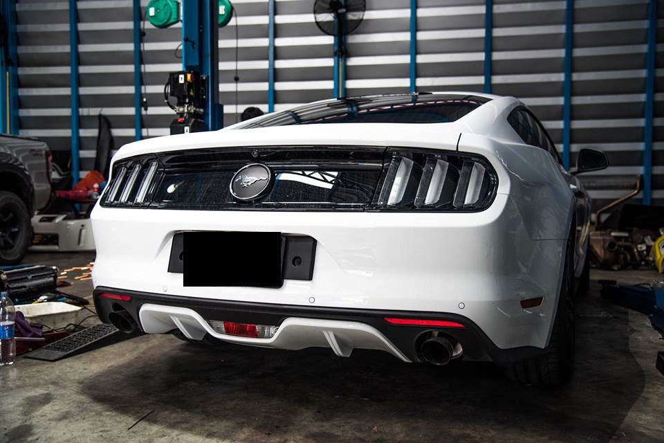Armytrix High Performance De-Catted Front Pipe Ford Mustang GT MK6 15-17