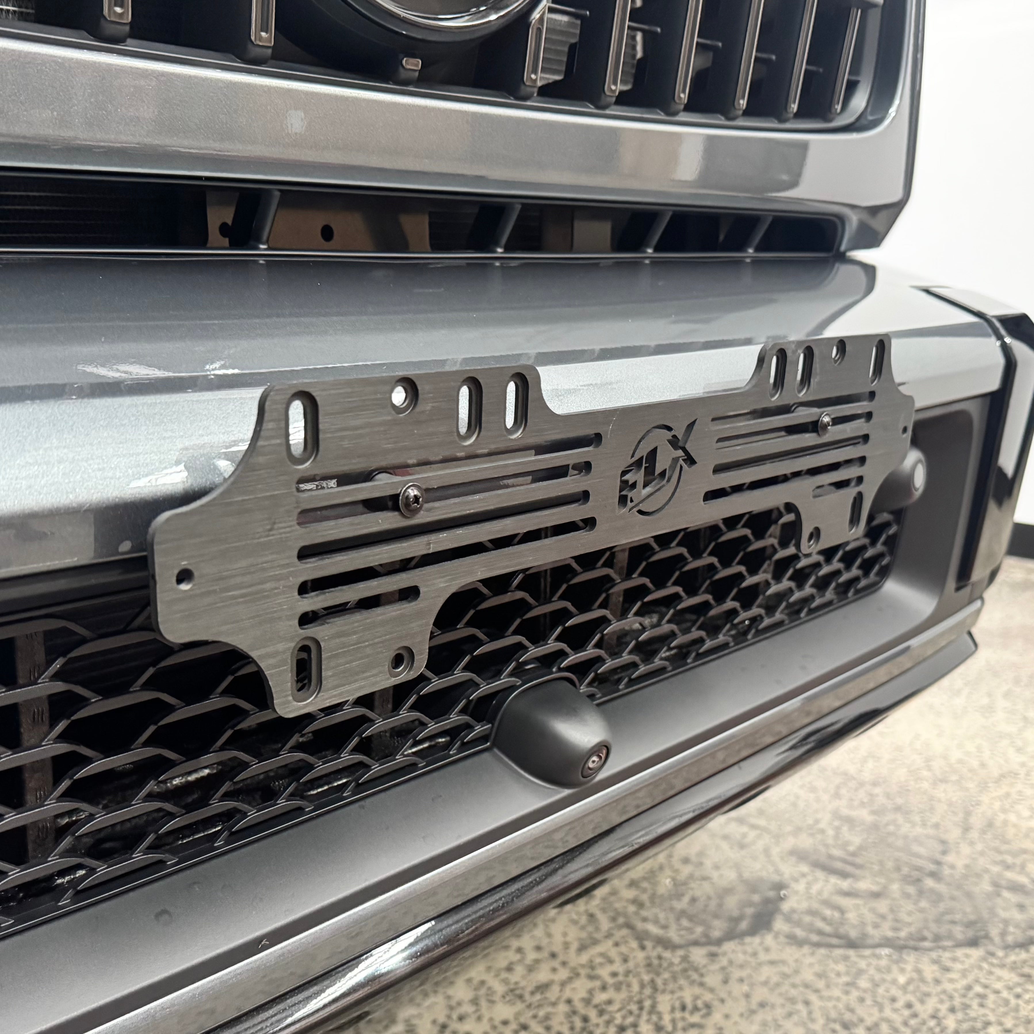 VIC | 6 Digit Heritage Number Plate Mount | Bracket