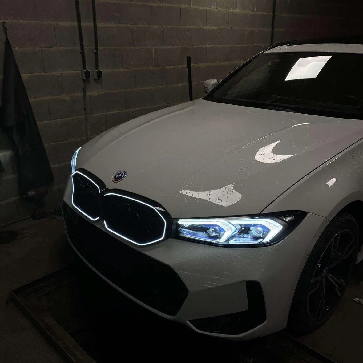 BMW 3 Series G20 LCI (22+) Diamond Style Front Grille With Light (Black)