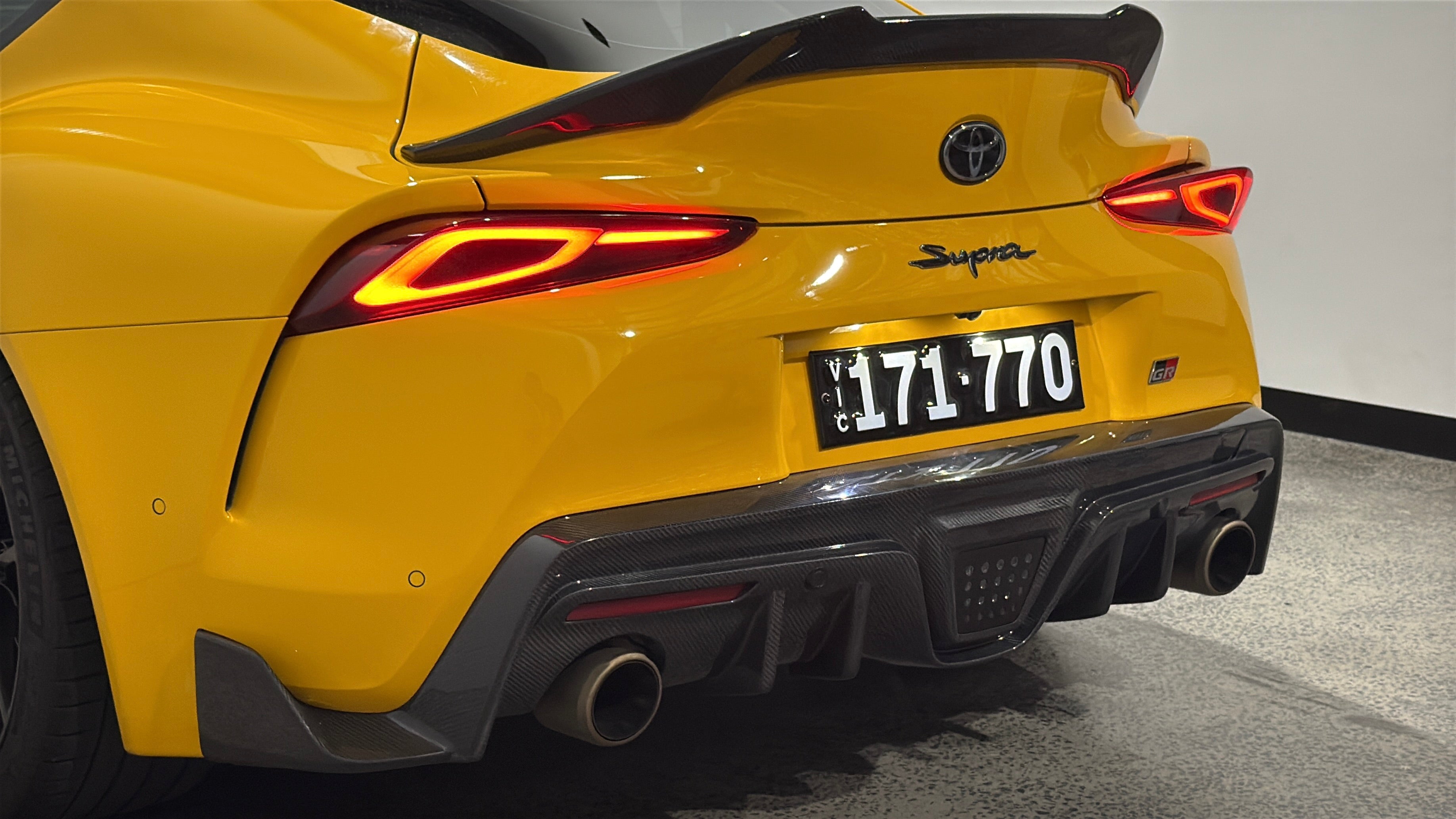 VIC | 6 Digit Heritage Number Plate Mount | Bracket