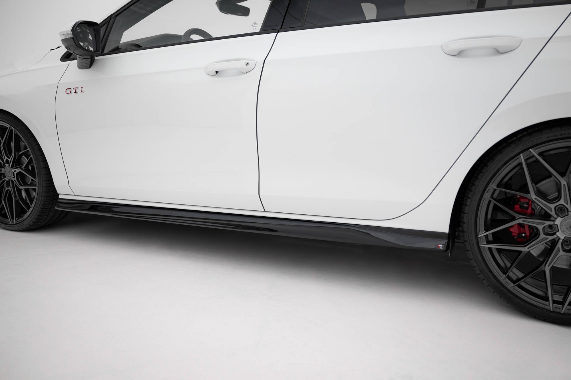 Maxton Design Side Skirts Diffusers V.3 Volkswagen Golf GTI / GTE / GTI Clubsport / GTD / R-Line Mk8