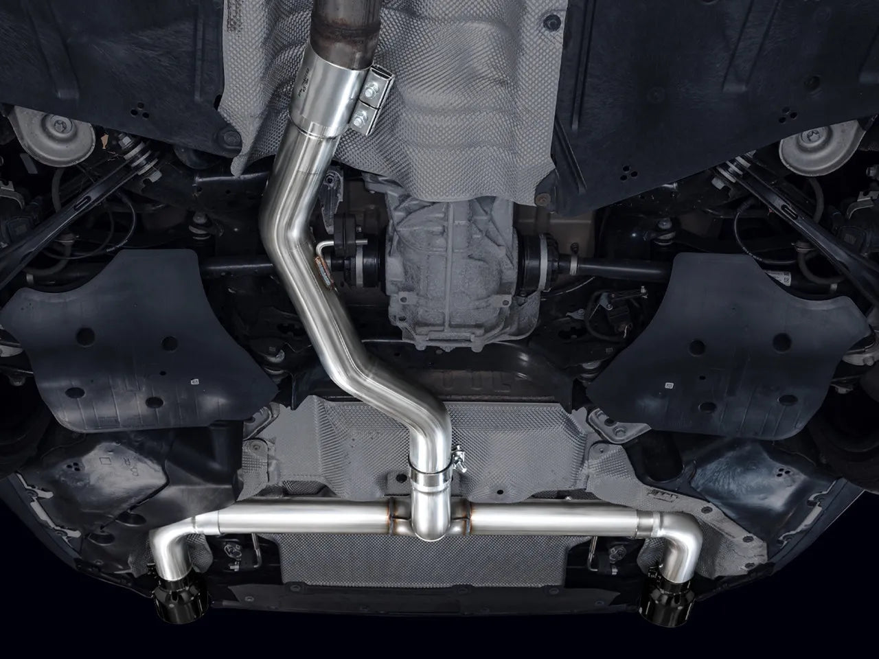 AWE 19-23 BMW 330i / 21-23 BMW 430i Base G2X Track Edition Axle Back Exhaust - Diamond
