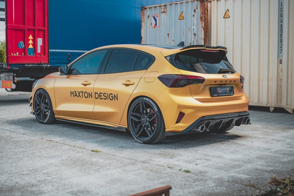 Maxton Design Ford Focus Mk4 ST Side Skirts